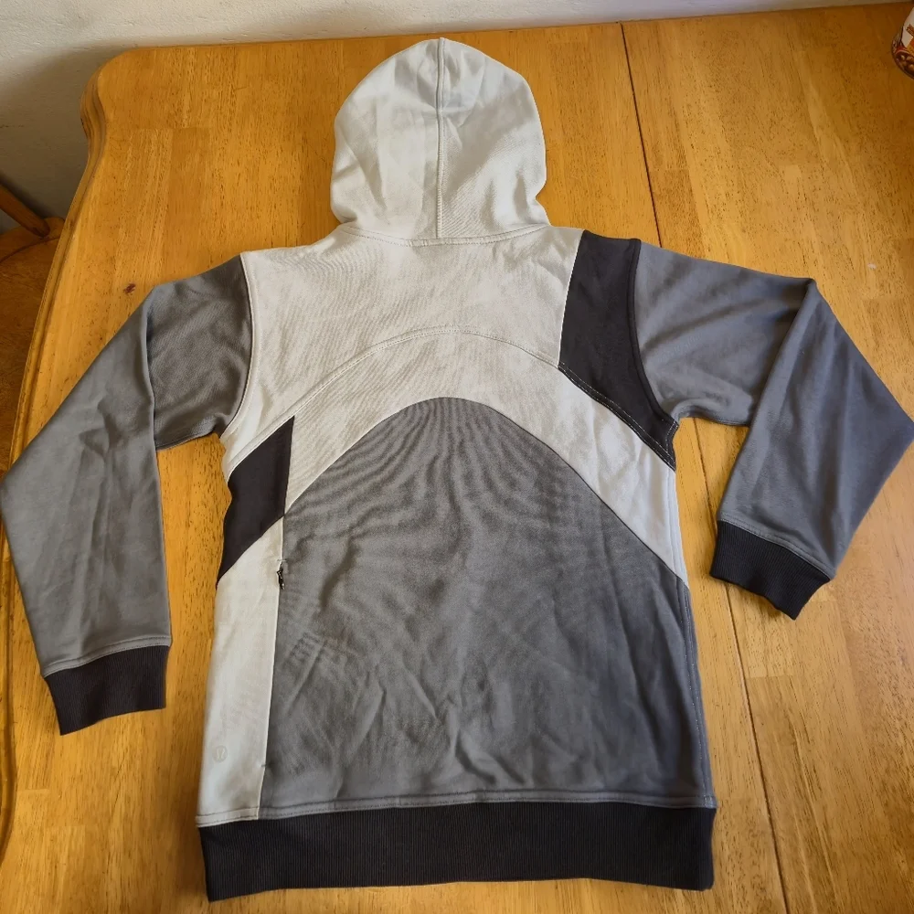 Lululemon Athletica Gray and White‎ Jacket